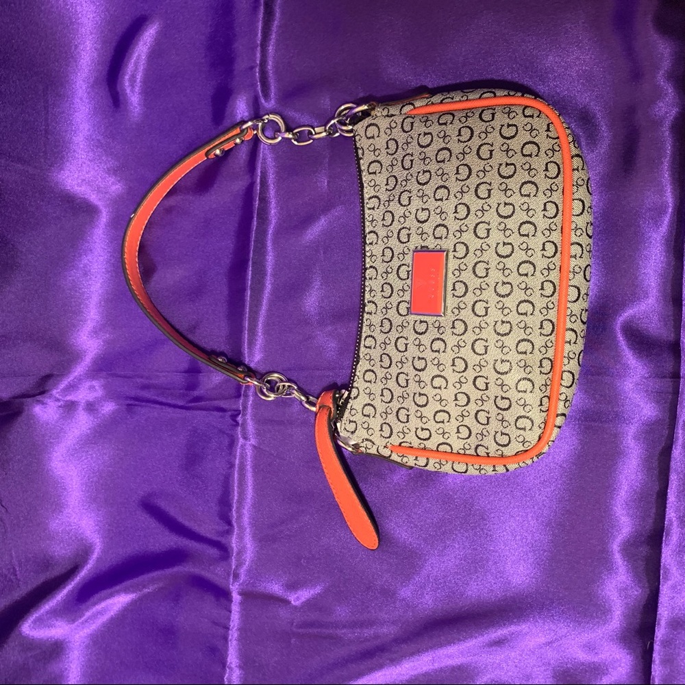 Guess - Picture 4 of 5